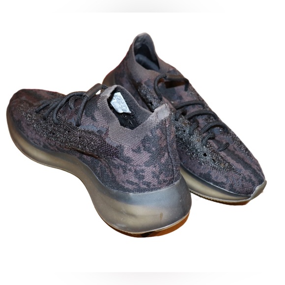 The adidas Yeezy Boost 380 “Onyx” - Picture 3 of 12